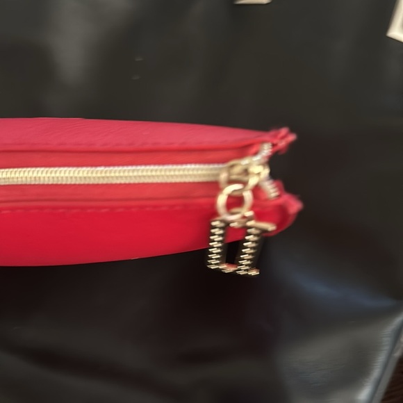 Dior Cosmetic Bag- Red - Picture 5 of 9